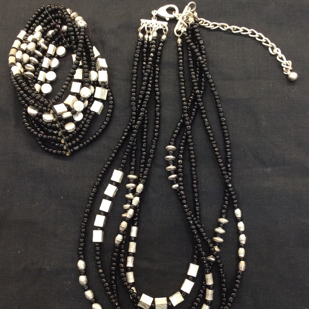BLACK & SILVER BEADED NECKLACE & BRACELET SET
